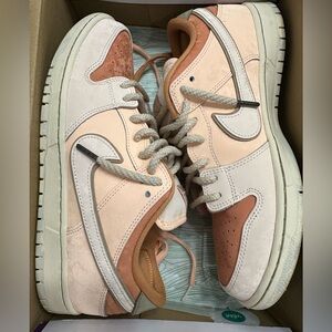 WORN ONCE. Nike Amber Brown Nike SB Dunk Low Pro Sneakers